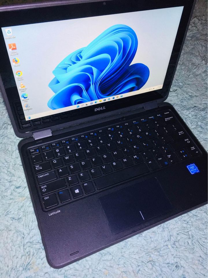 Dell Latitude 3189 Convertible Laptop Tablet