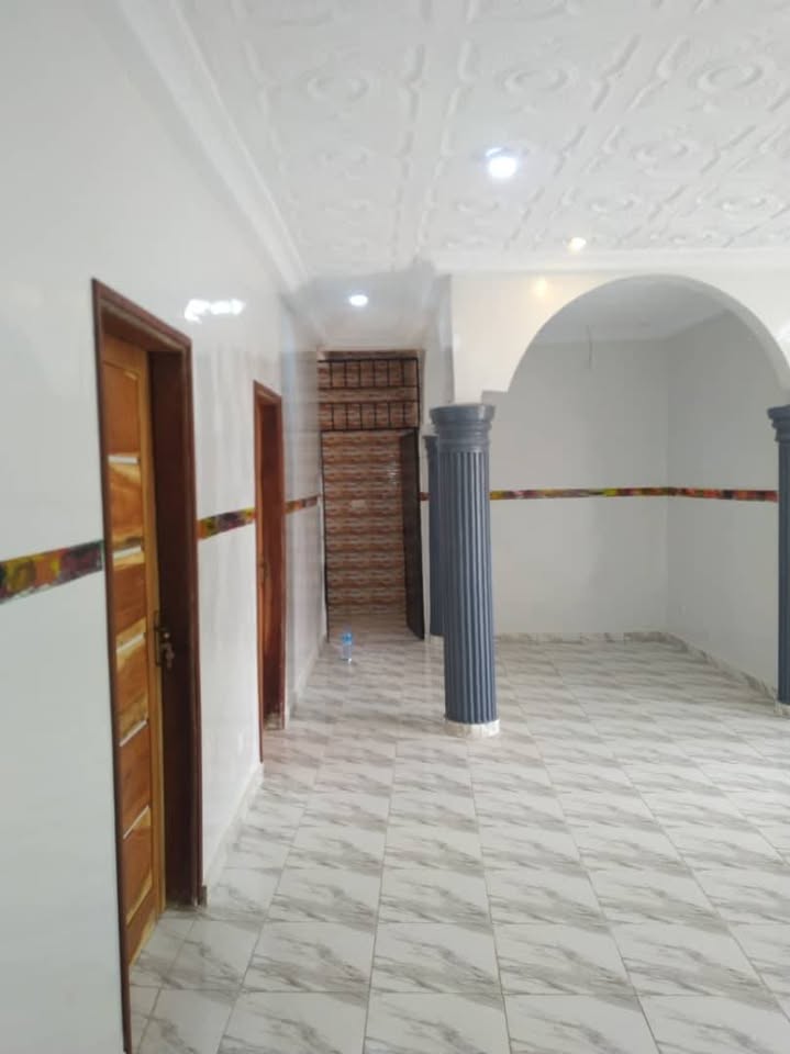 three bedrooms, kitchen and dining room apartment for rent